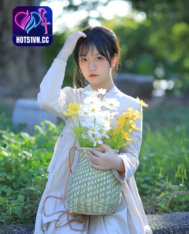 You are currently viewing Liu Ying (劉滢): Bức Tranh Tươi Sáng Của Ngôi Sao Trung Quốc Trên Hot51 – Hành Trình Nghệ Thuật và Sự Nổi Tiếng . Beautiful girl star on hot51