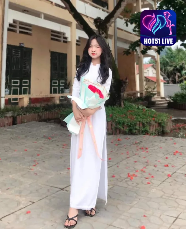 Áo Dài Trắng: Hồi Ức Về Bức Hình Của Cô Gái Học Sinh. Beautiful girls livestream 6 - Hot51 Áo Dài Trắng-Hot51live