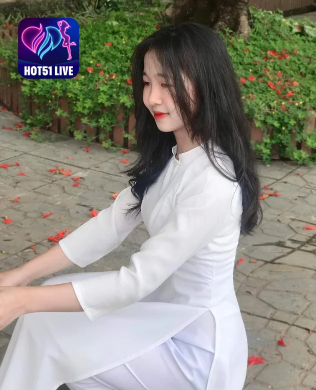 Áo Dài Trắng: Hồi Ức Về Bức Hình Của Cô Gái Học Sinh. Beautiful girls livestream 3 - Hot51 Áo Dài Trắng-Hot51live