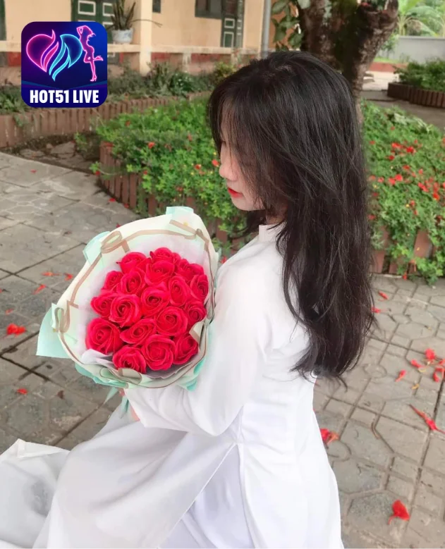 Áo Dài Trắng: Hồi Ức Về Bức Hình Của Cô Gái Học Sinh. Beautiful girls livestream 2 - Hot51 Áo Dài Trắng-Hot51live