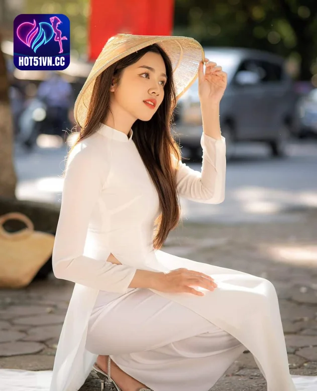 Áo Dài Trắng Nữ Sinh trên Hot51live. Famous beauty Vietnamese 7 - Hot51 Áo Dài Trắng Nữ Sinh-Hot51live