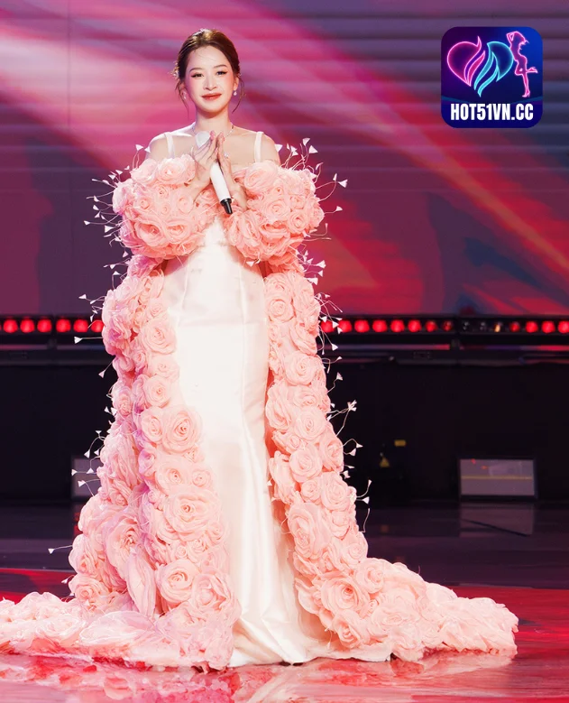 Nghi vấn Chi Pu ngầm công khai bạn trai nhưng thực hư ra sao? Cư dân mạng đang rần rần trước hình ảnh được cho là Chi Pu công khai bạn trai. chi pu, sao việt. Beauty VN girls 7 - Hot51 Chi Pu-Hot51live