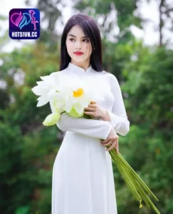 Huyền Bí và Tinh Khiết: Cô Gái Xinh Đẹp bên Bông Sen. Beautiful School girls Vietnam 8 - Hot51 Read more about the article Huyền Bí và Tinh Khiết: Cô Gái Xinh Đẹp bên Bông Sen. Beautiful School girls Vietnam