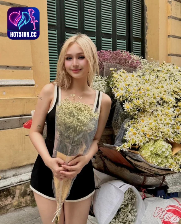 Bí Mật Đằng Sau Đàn HotGirl Việt Mặt Tây Hút Lượng Theo Dõi Khủng : Hot51Live và Ứng Dụng Live Show. Beautiful girls 3 - Hot51 HotGirl Việt-Hot51live