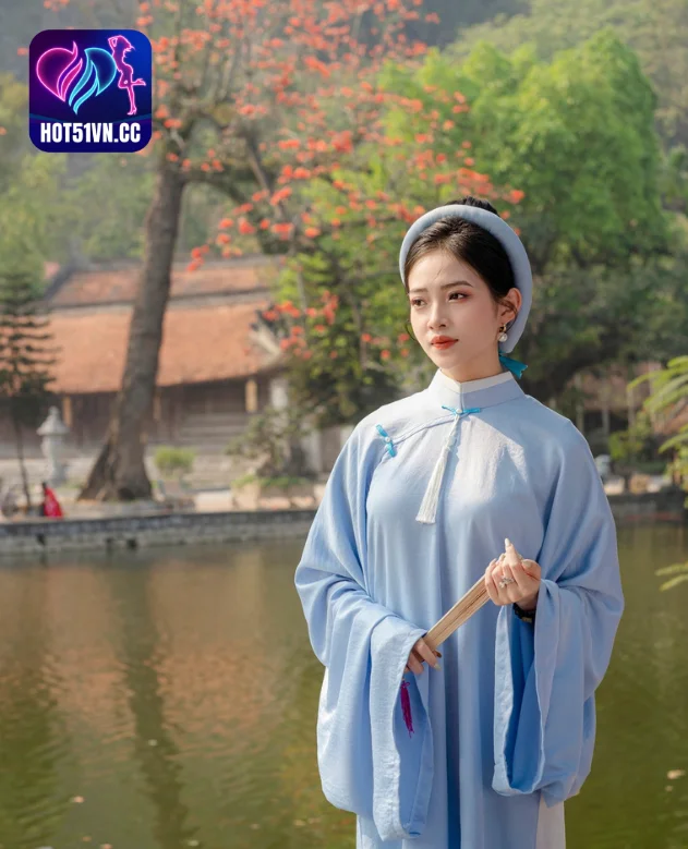 Sắc đẹp truyền thống của Cô gái Việt trên ứng dụng HotLive: Mê Hoặc và Gìn Giữ Vẻ Đẹp Lâu Dài. The best app live 6 - Hot51 ứng dụng HotLive-hot51live